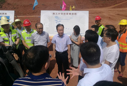 資陽市市委副書記、市長陳吉明赴建設(shè)公司承建嬌子大道西延線及綜合整治項目調(diào)研指導(dǎo)工作