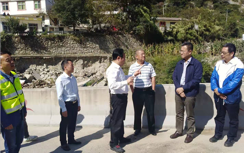 集團(tuán)公司黨委副書記、副董事長(zhǎng)、總經(jīng)理馮文生赴都汶高速“8.20”泥石流災(zāi)害應(yīng)急搶險(xiǎn)工程調(diào)研指導(dǎo)工作