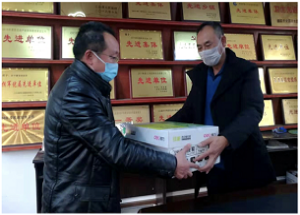 同舟共濟，共克時艱                 —川中養(yǎng)護項目部西平互通專項工程施工處向西平鎮(zhèn)捐贈防疫物資