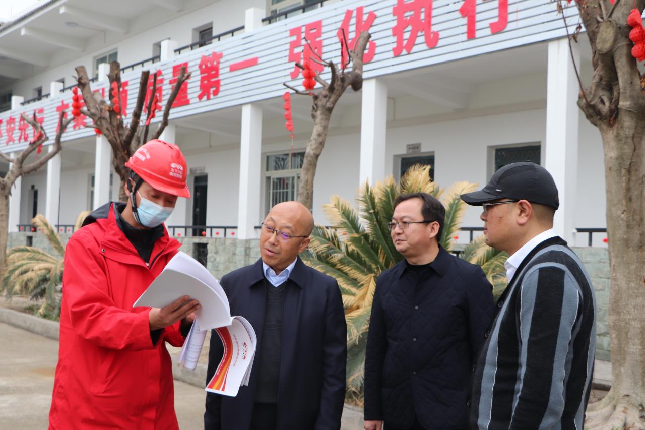 集團公司黨委委員、董事李永林帶隊調(diào)研LJ2-1項目工作 (1).JPG