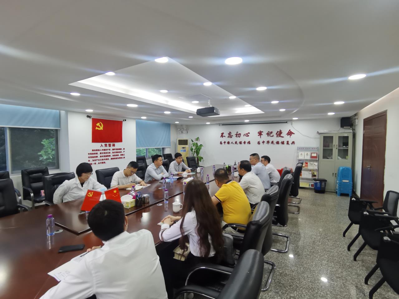 交建路面公司與珠海市鶴洲新區(qū)區(qū)政府、南水鎮(zhèn)人民政府分別召開合作洽談會(huì)