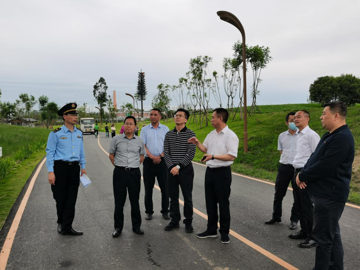 省交通運輸廳黨組成員、副廳長張勇赴成都繞城高速公路白家互通立交獨柱墩橋梁加固工程調(diào)研指導(dǎo)