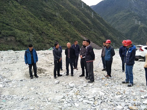 集團(tuán)公司董事、藏區(qū)公司董事長(zhǎng)李永林赴公司公路分公司承建康新高速公路K1-1項(xiàng)目調(diào)研指導(dǎo)工作