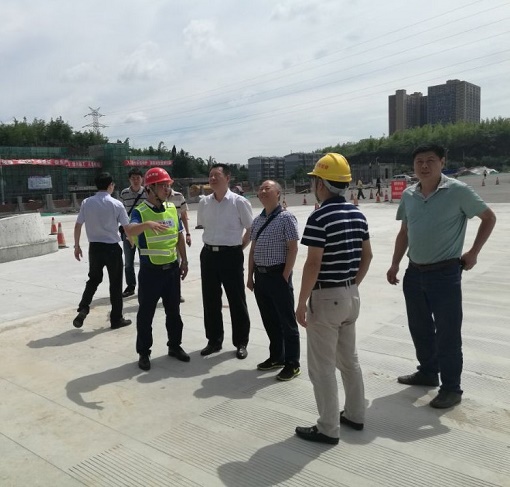 省安監(jiān)局赴公司公路分公司承建資陽市城南大道成渝高速公路接口工程開展安全生產(chǎn)專項(xiàng)檢查